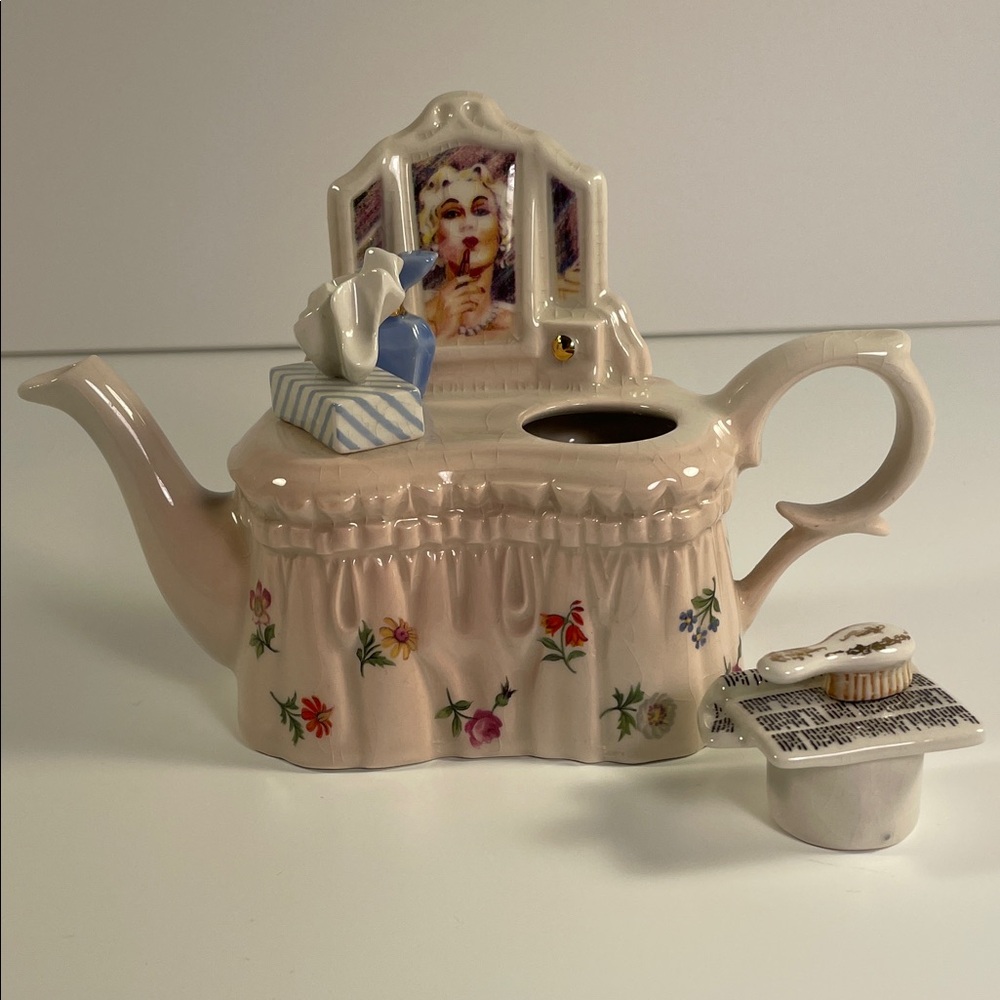 Floral Cream Teapot with Vanity Design - Picture 3 of 5